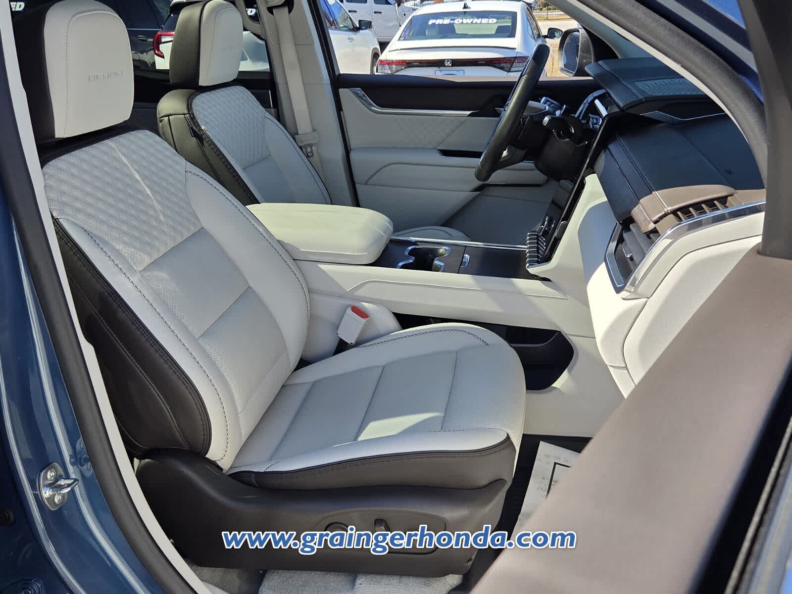 2024 GMC Acadia FWD Denali