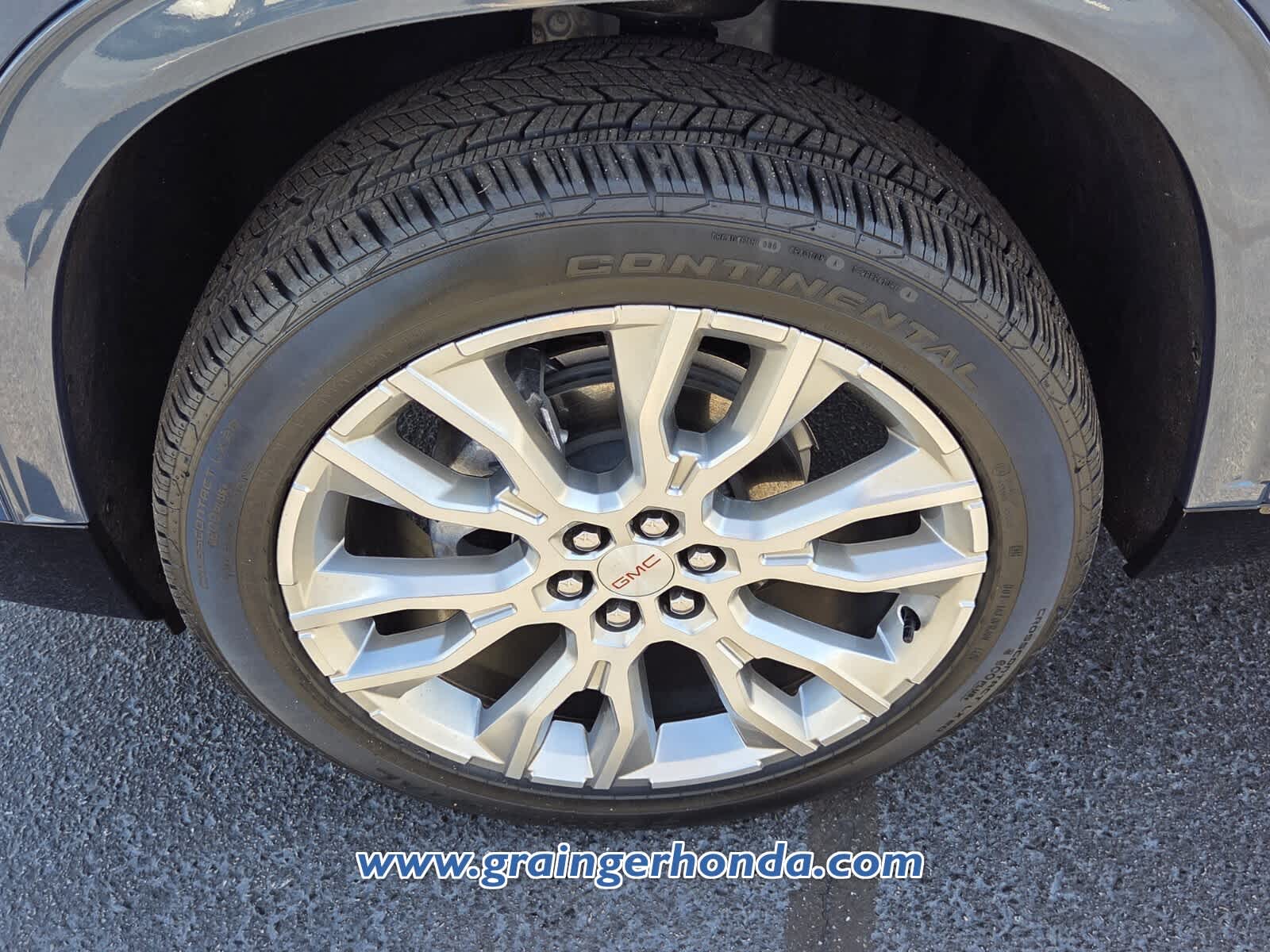 2024 GMC Acadia FWD Denali