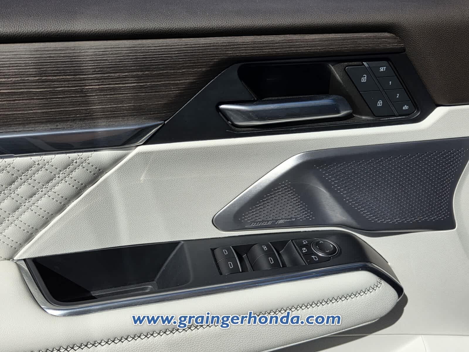 2024 GMC Acadia FWD Denali