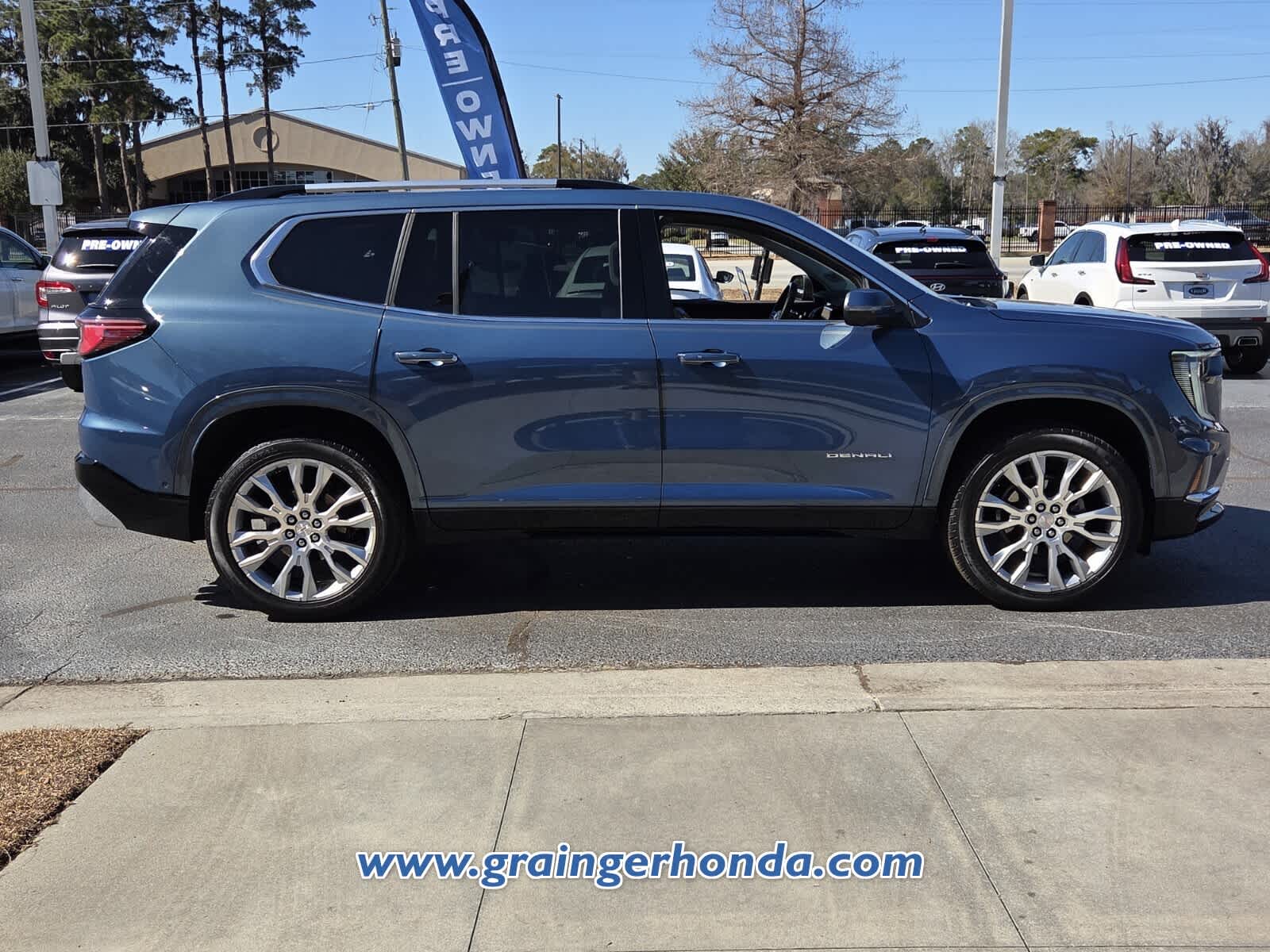 2024 GMC Acadia FWD Denali