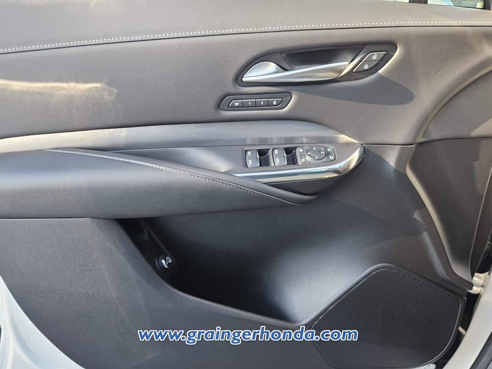 2024 Cadillac XT4 FWD Premium Luxury