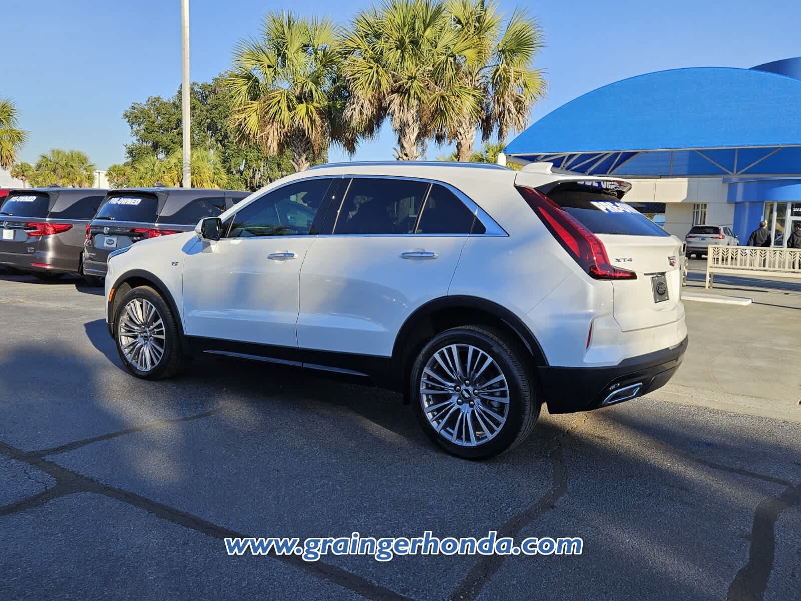 2024 Cadillac XT4 FWD Premium Luxury
