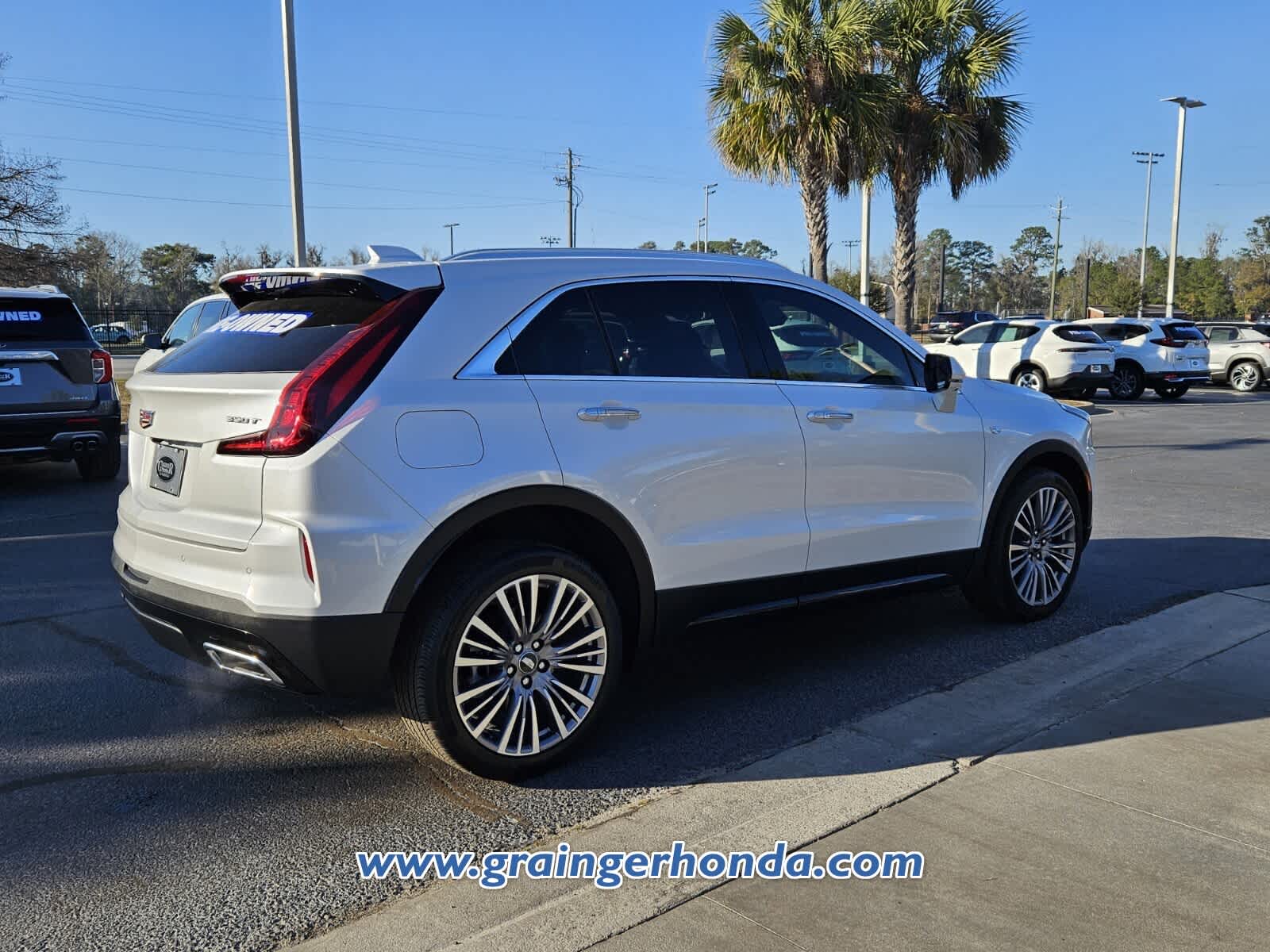 2024 Cadillac XT4 FWD Premium Luxury