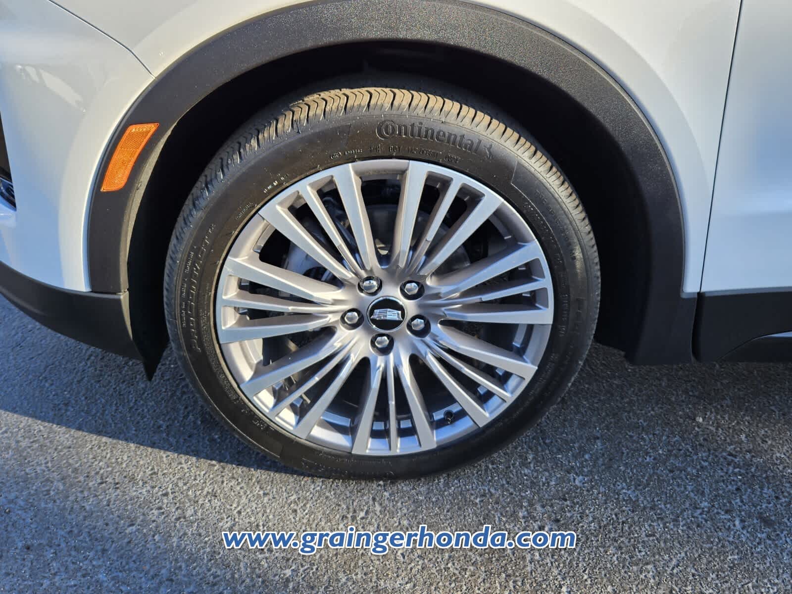 2024 Cadillac XT4 FWD Premium Luxury