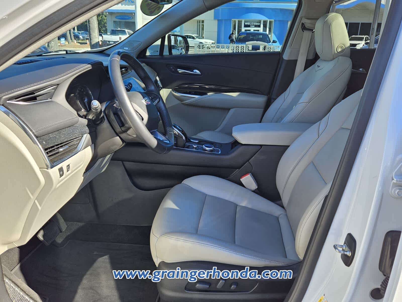 2021 Cadillac XT4 FWD Premium Luxury