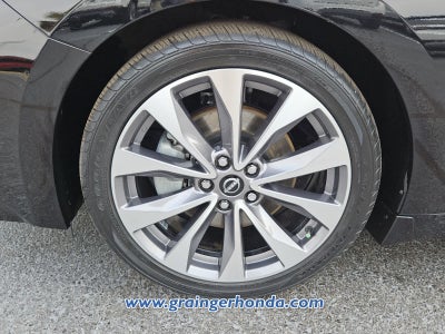 2023 Nissan Maxima Platinum