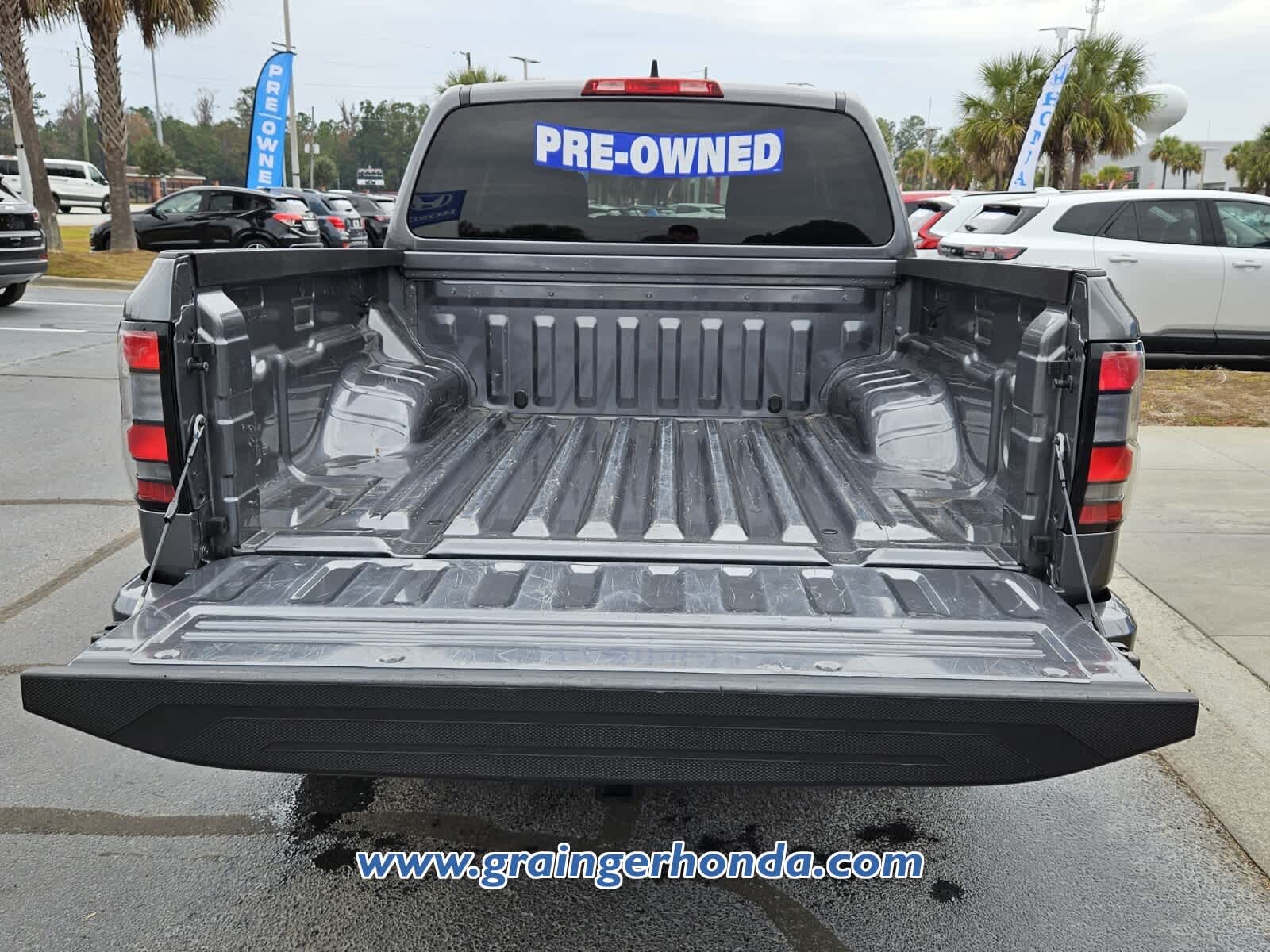 2023 Nissan Frontier SV