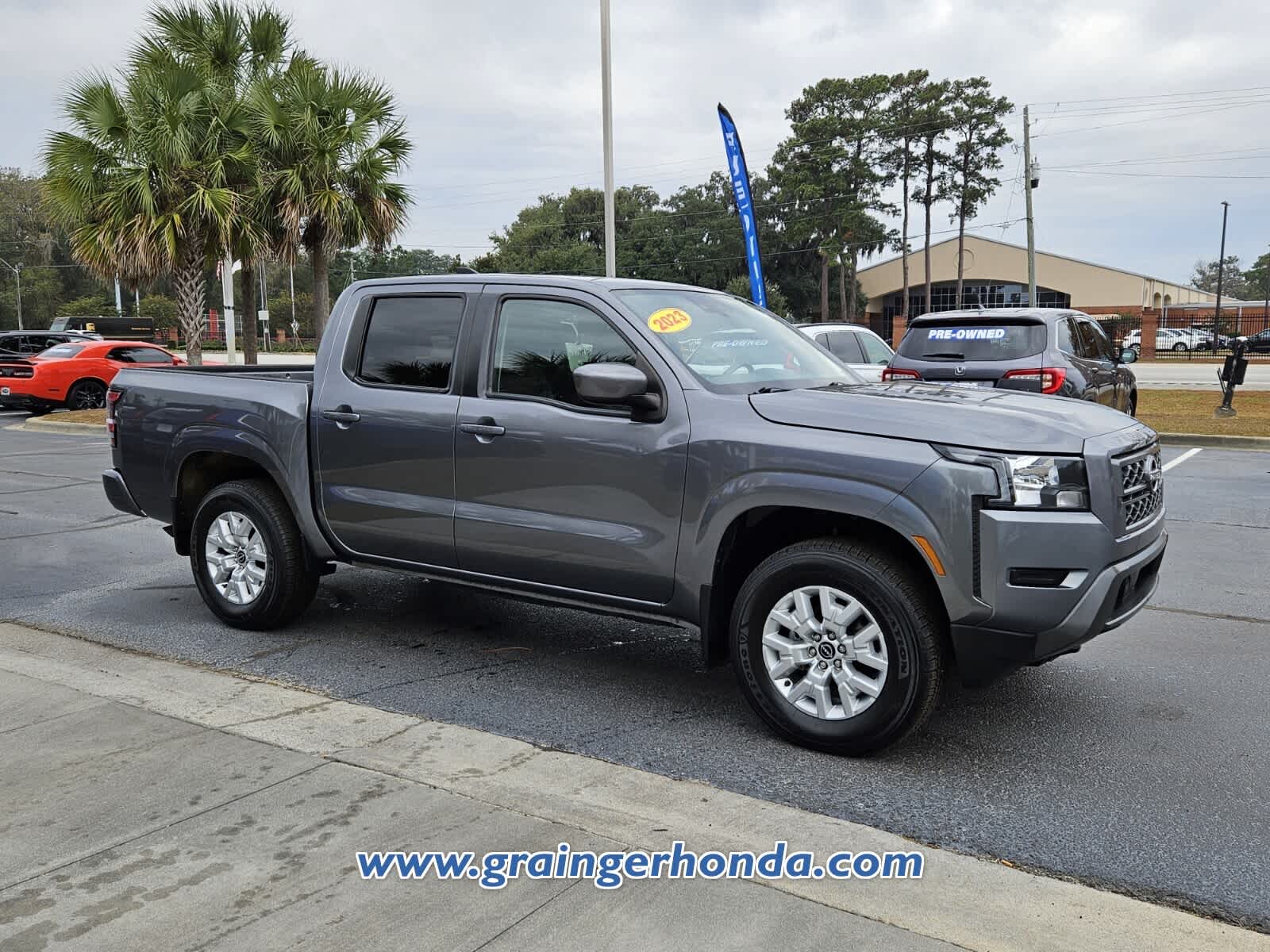 2023 Nissan Frontier SV