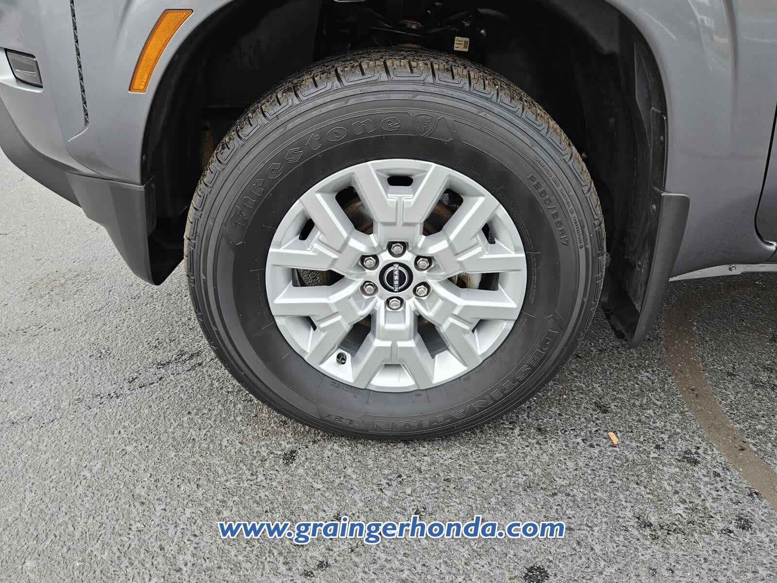 2023 Nissan Frontier SV