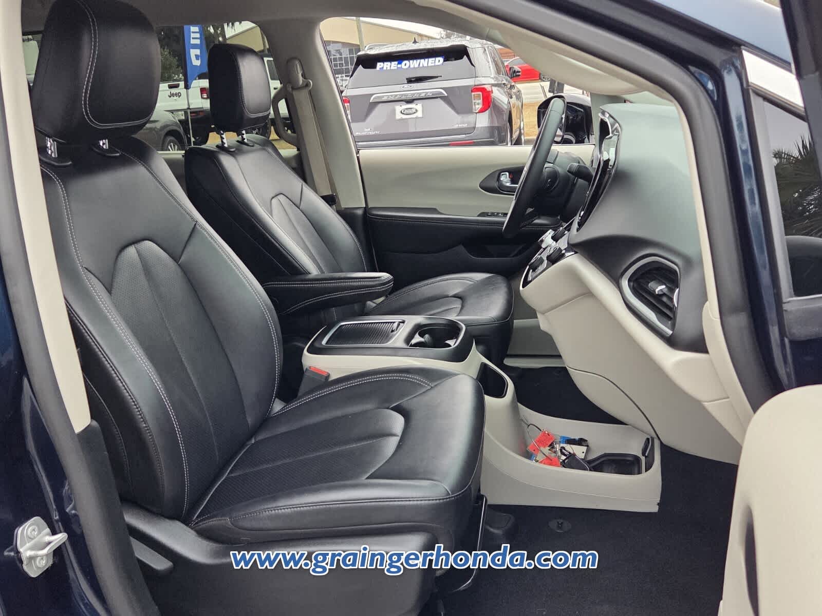 2024 Chrysler Pacifica Touring L