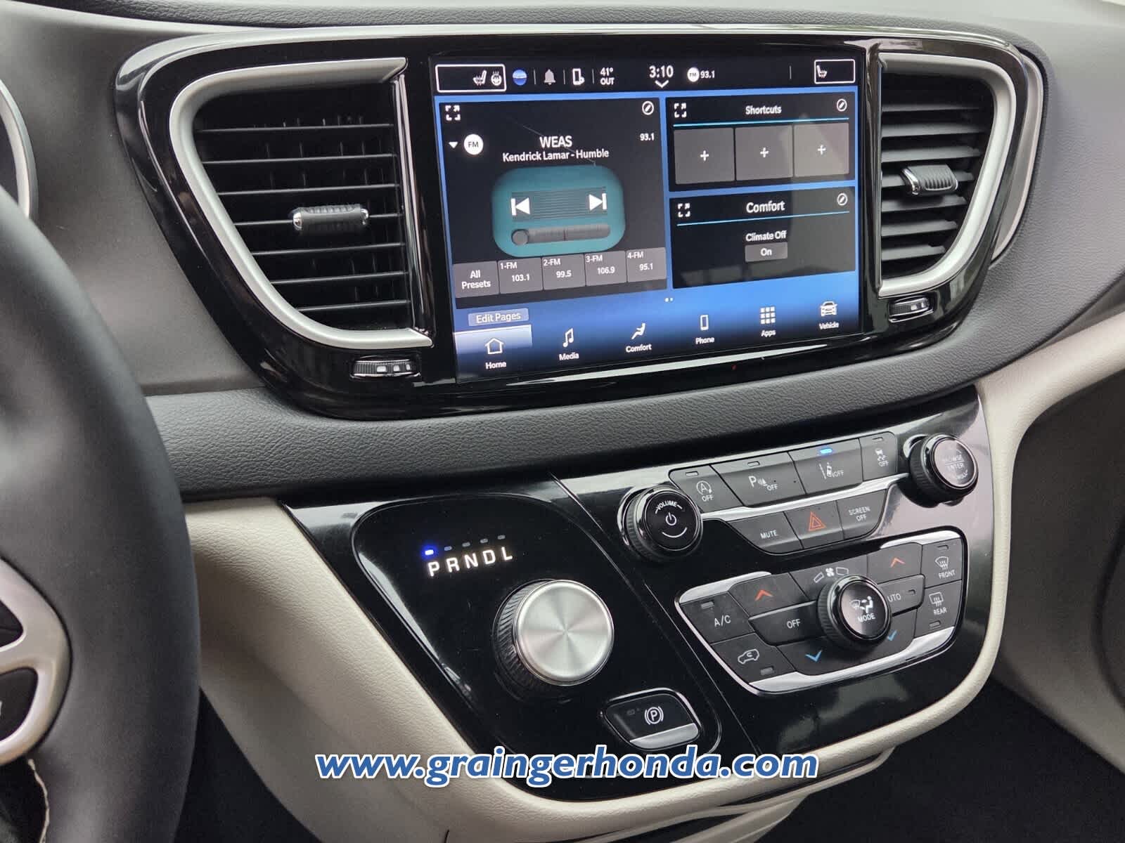 2024 Chrysler Pacifica Touring L