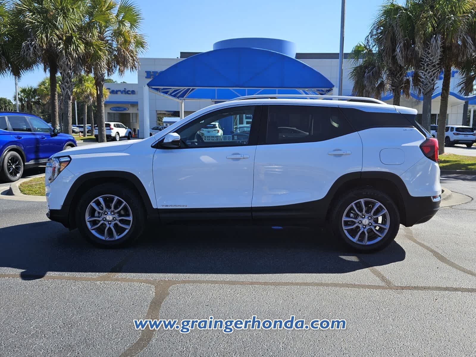 2023 GMC Terrain SLT