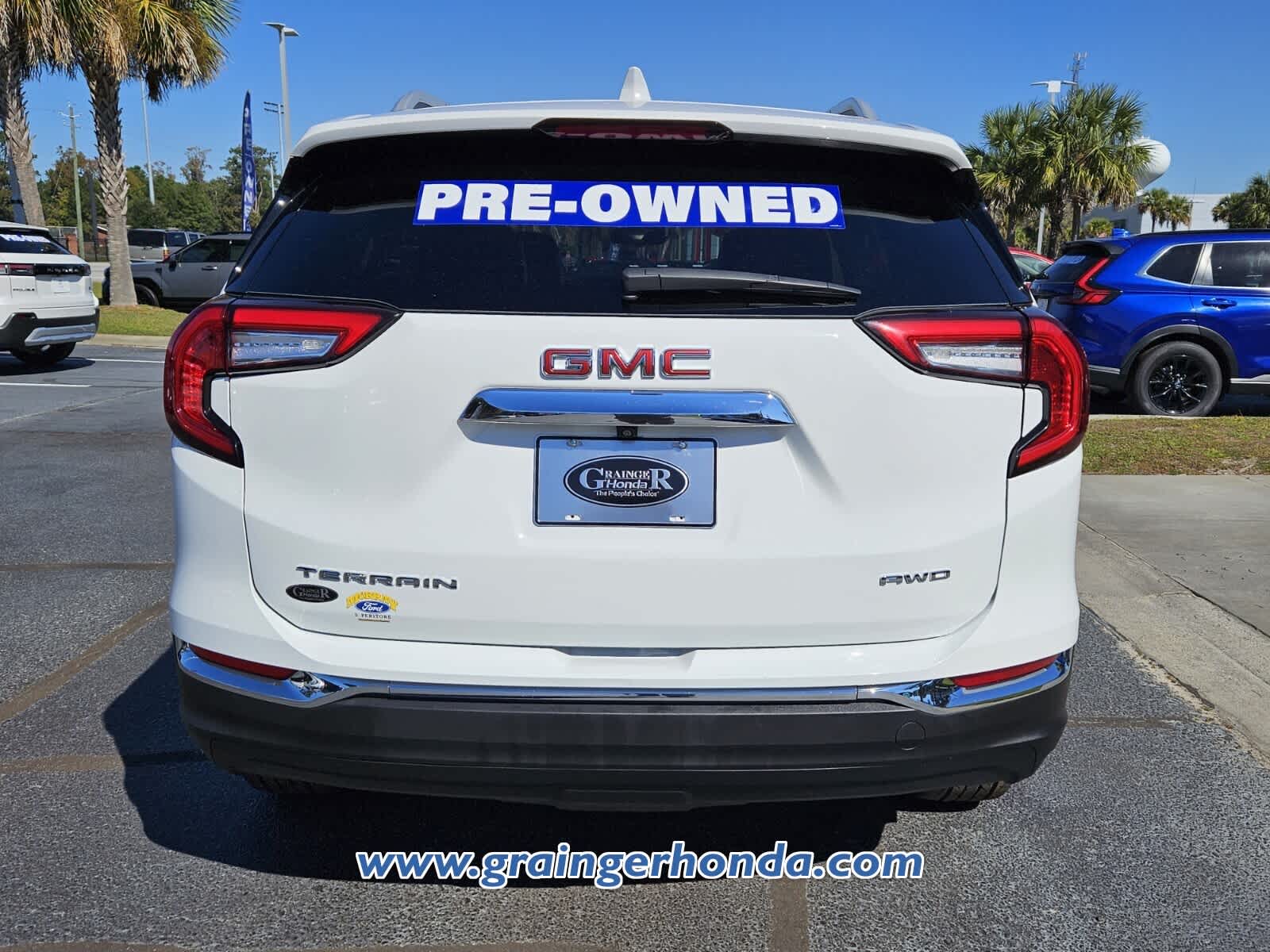 2023 GMC Terrain SLT