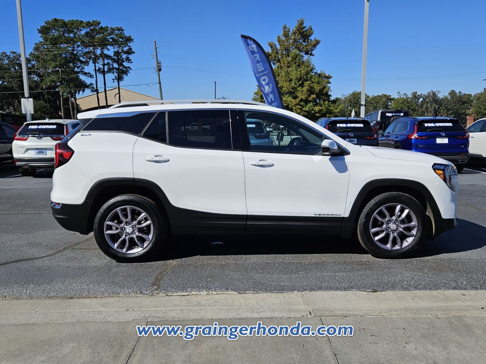 2023 GMC Terrain SLT