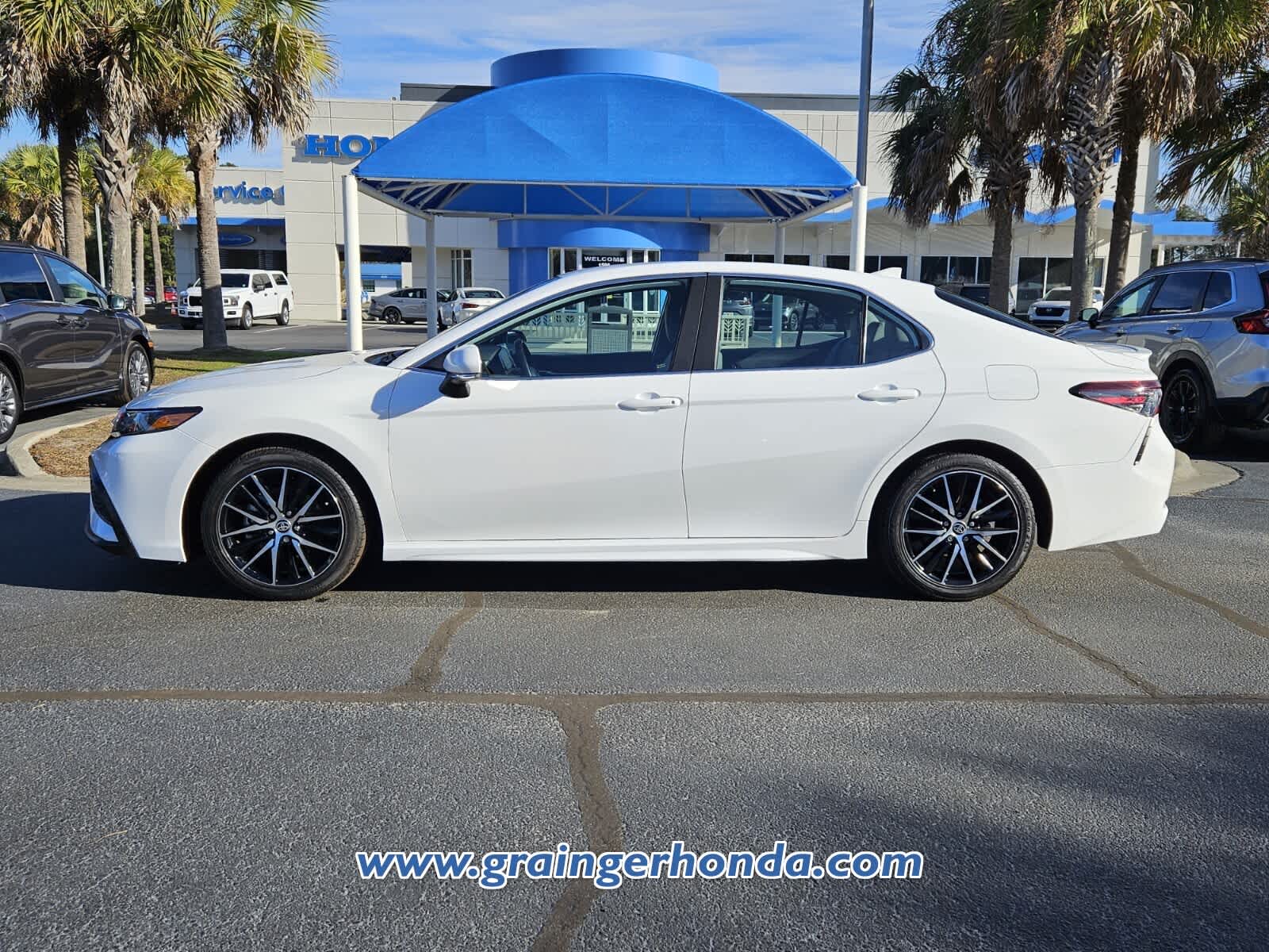 2024 Toyota Camry SE