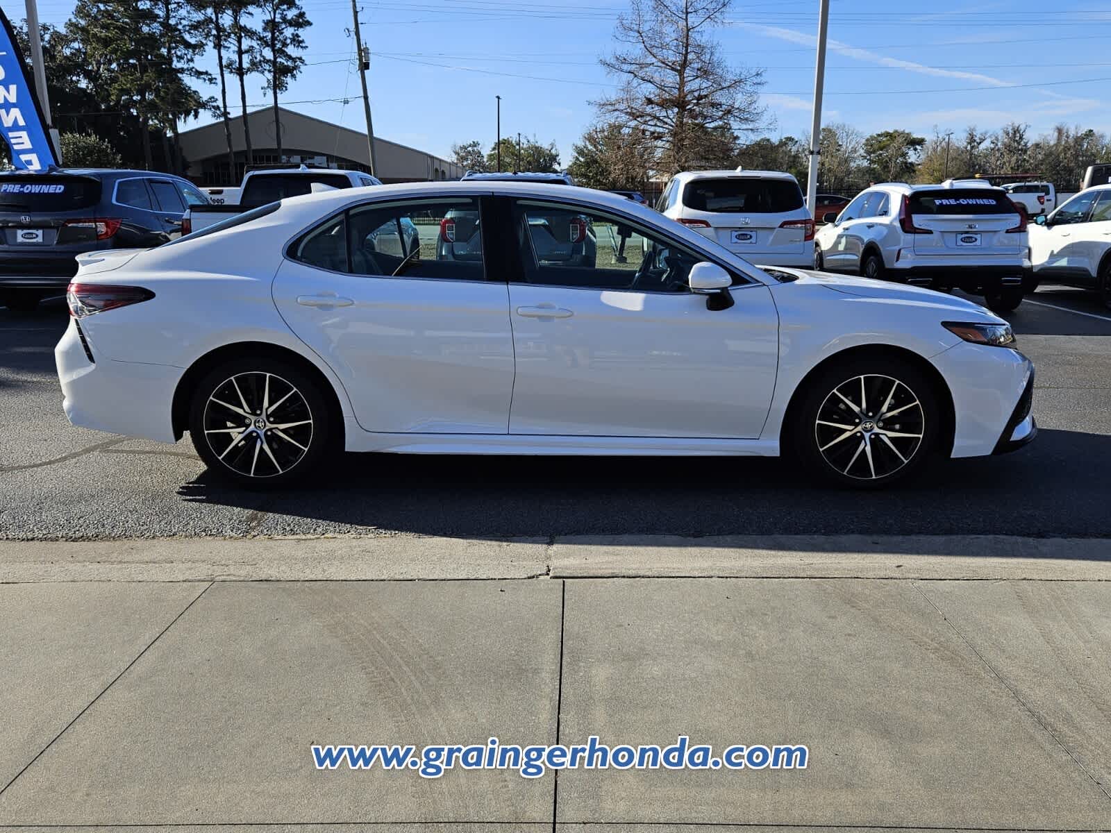 2024 Toyota Camry SE