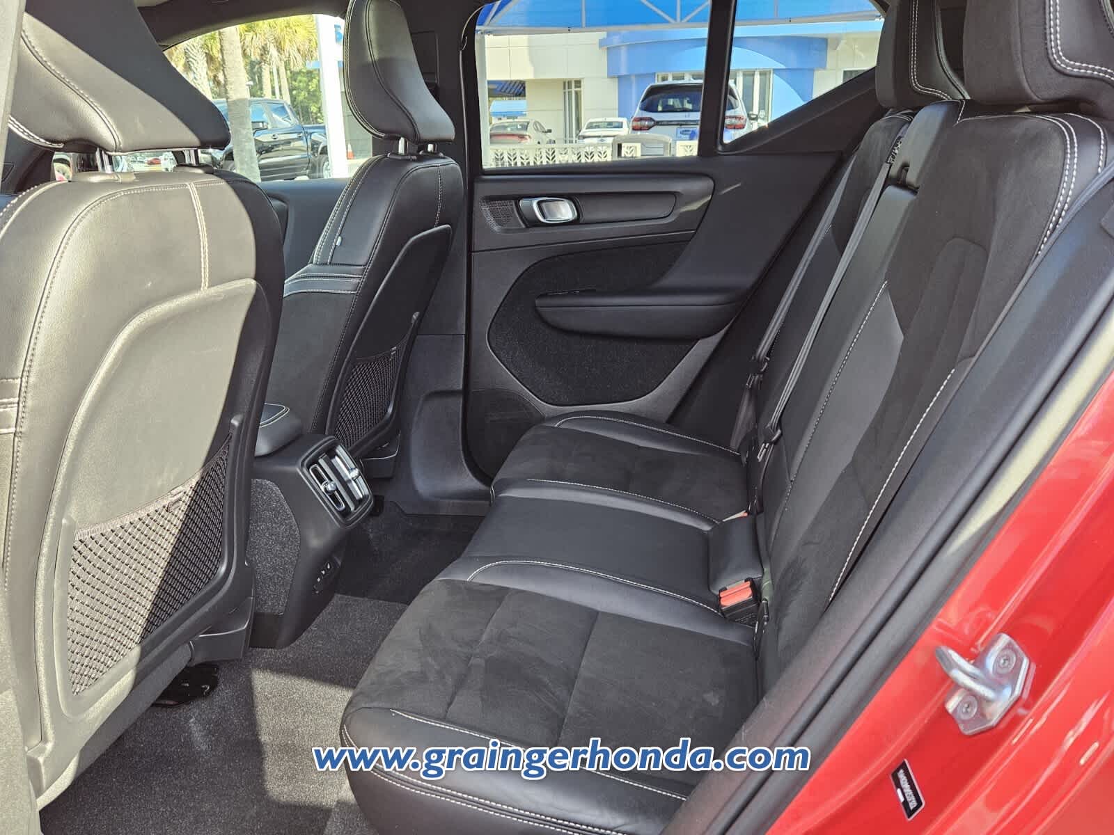 2021 Volvo XC40 R-Design