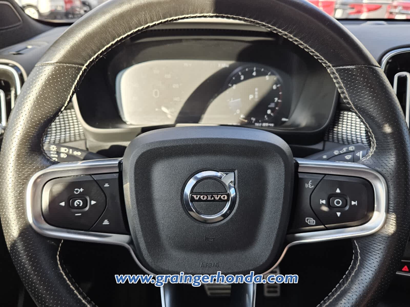 2021 Volvo XC40 R-Design