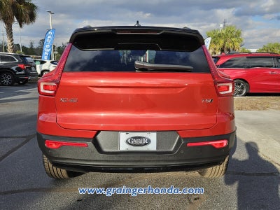 2021 Volvo XC40 R-Design