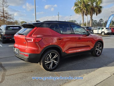 2021 Volvo XC40 R-Design