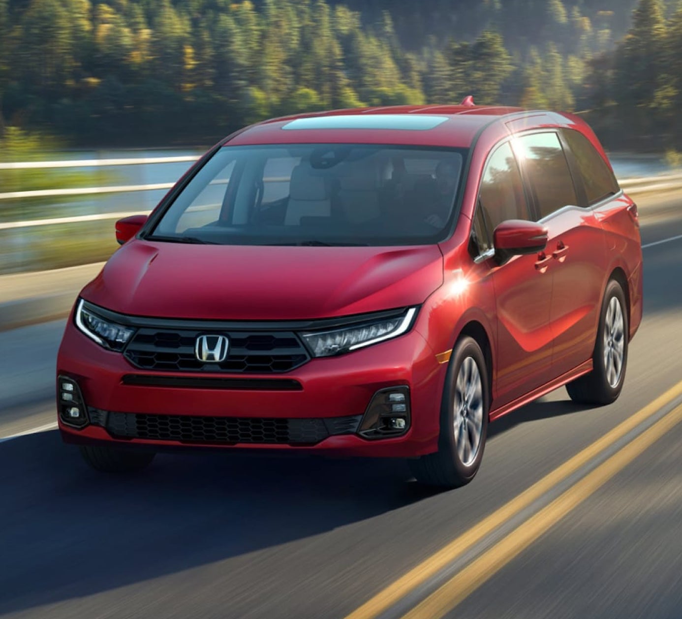 How Do the Performance Specs Compare Between the Honda Odyssey vs. Toyota Sienna?